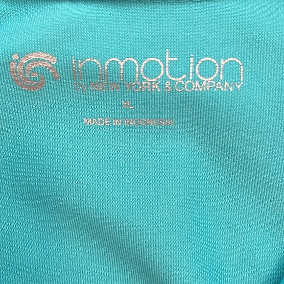 In motion Women’s Athletic Zip up. Size XL. - Picture 3 of 5